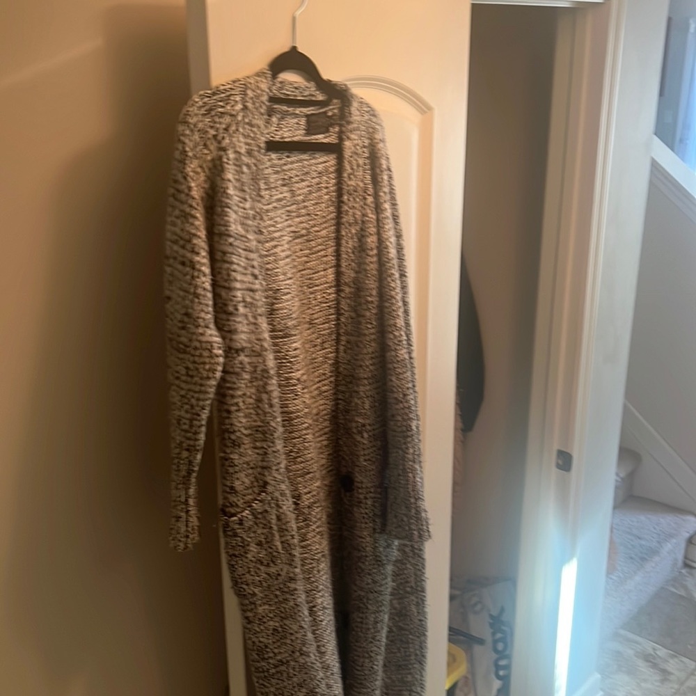 Boutique Floor Sweater